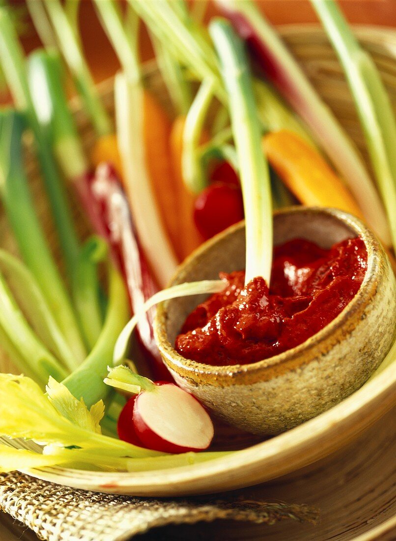 Raw vegetables with spicy dip