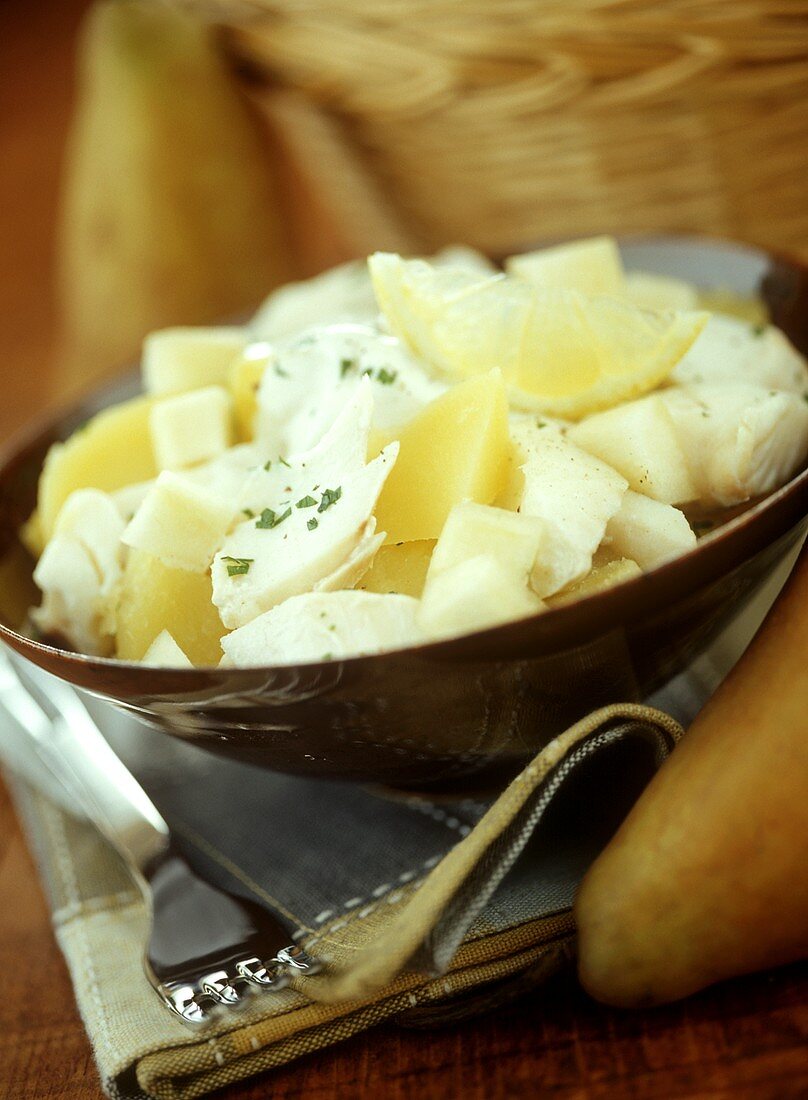 Stockfish with pears and potatoes