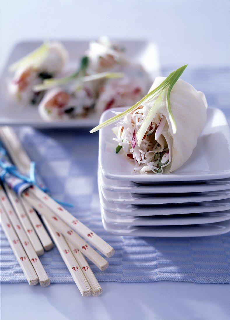 Thai salad in rice paper