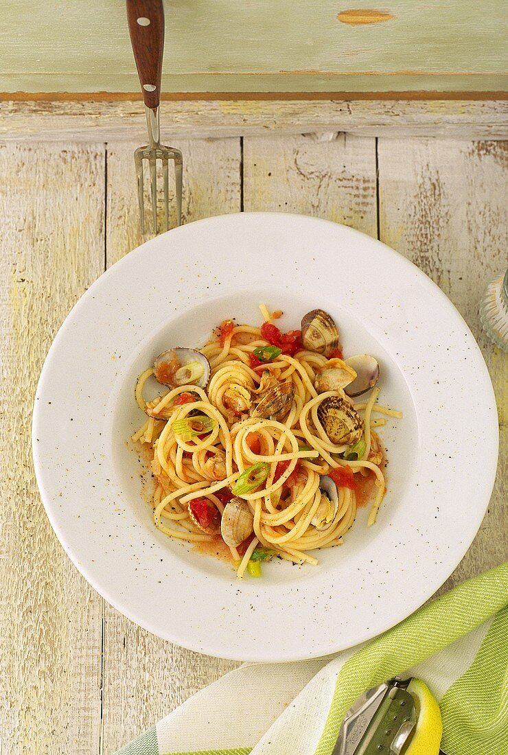 Spaghetti Vongole mit Tomaten