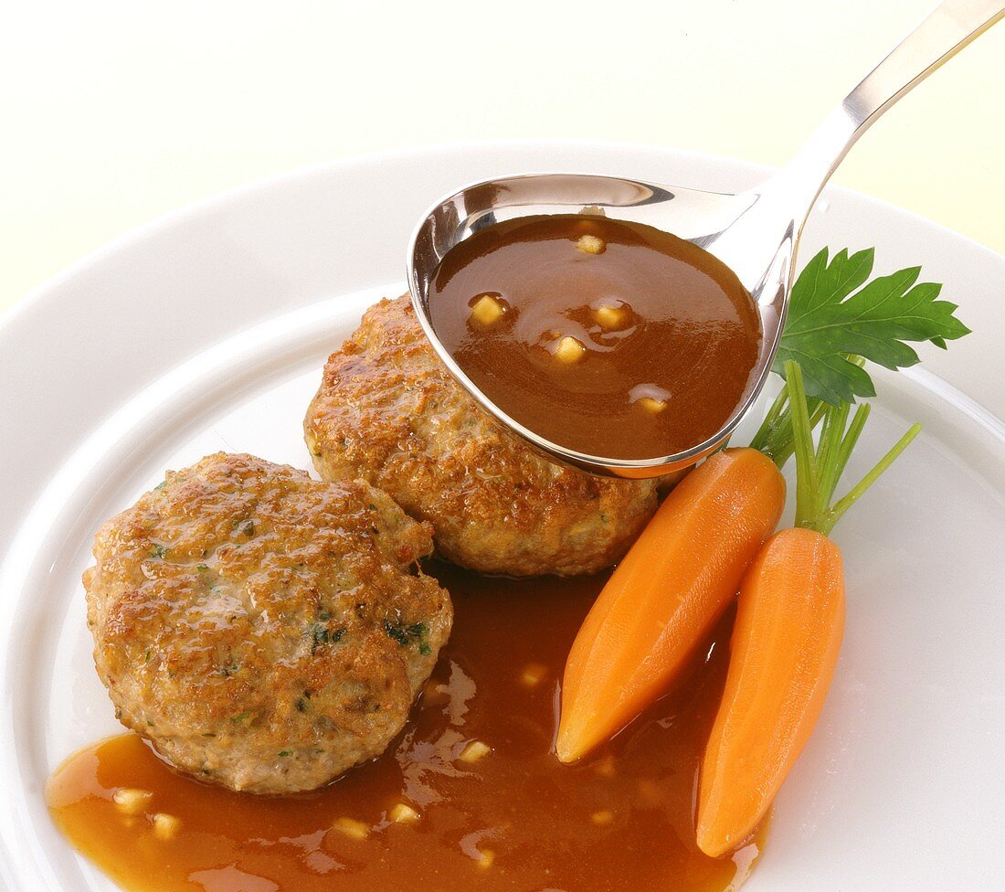 Rissoles with carrots and gravy