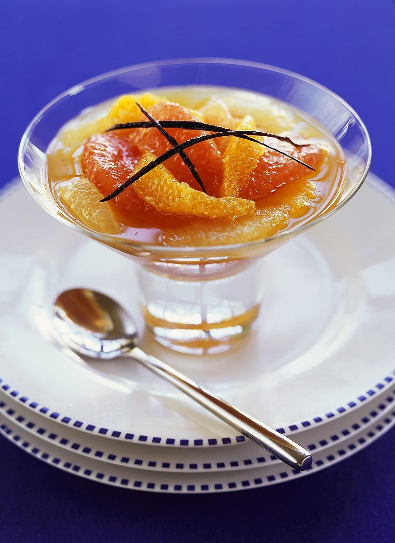 Citrus fruit compote with vanilla