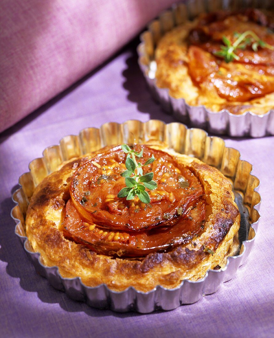 Blätterteigkuchen mit Tomaten