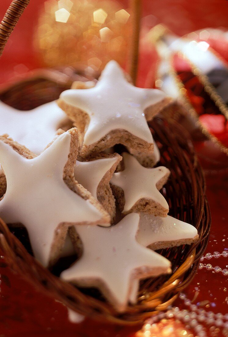 Classic biscuits: cinnamon stars