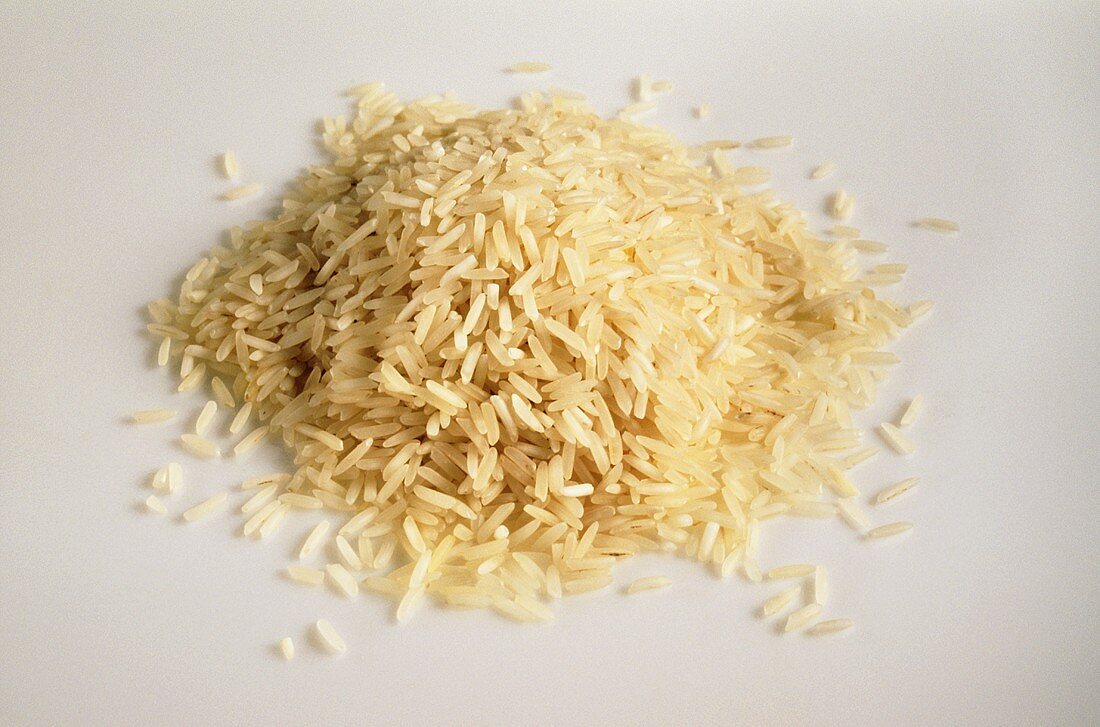 A heap of long-grain rice