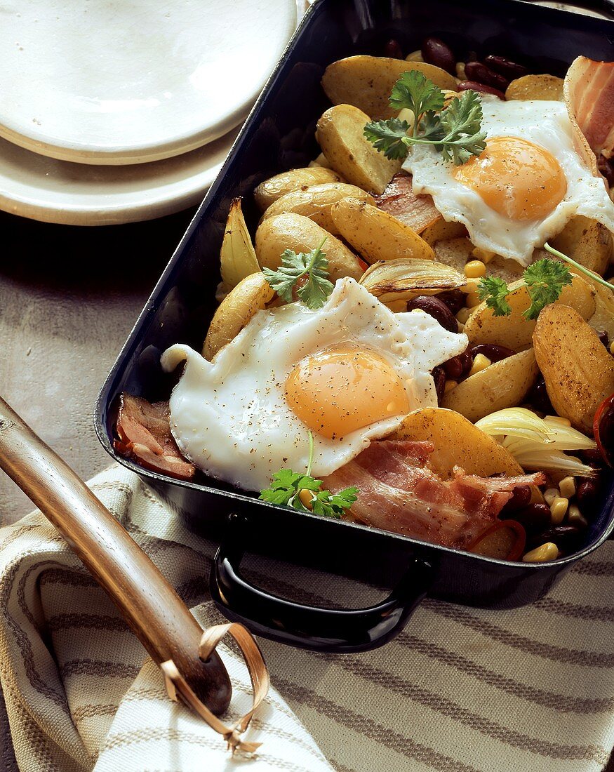 Western-style potato pan with bacon and fried egg