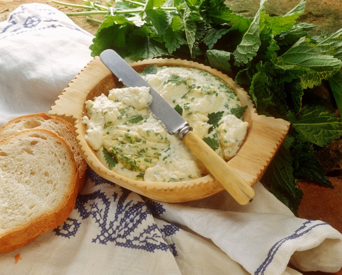 Cream cheese with nettles