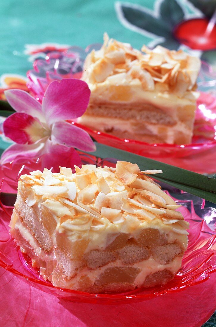 Pina colada sponge with coconut chips