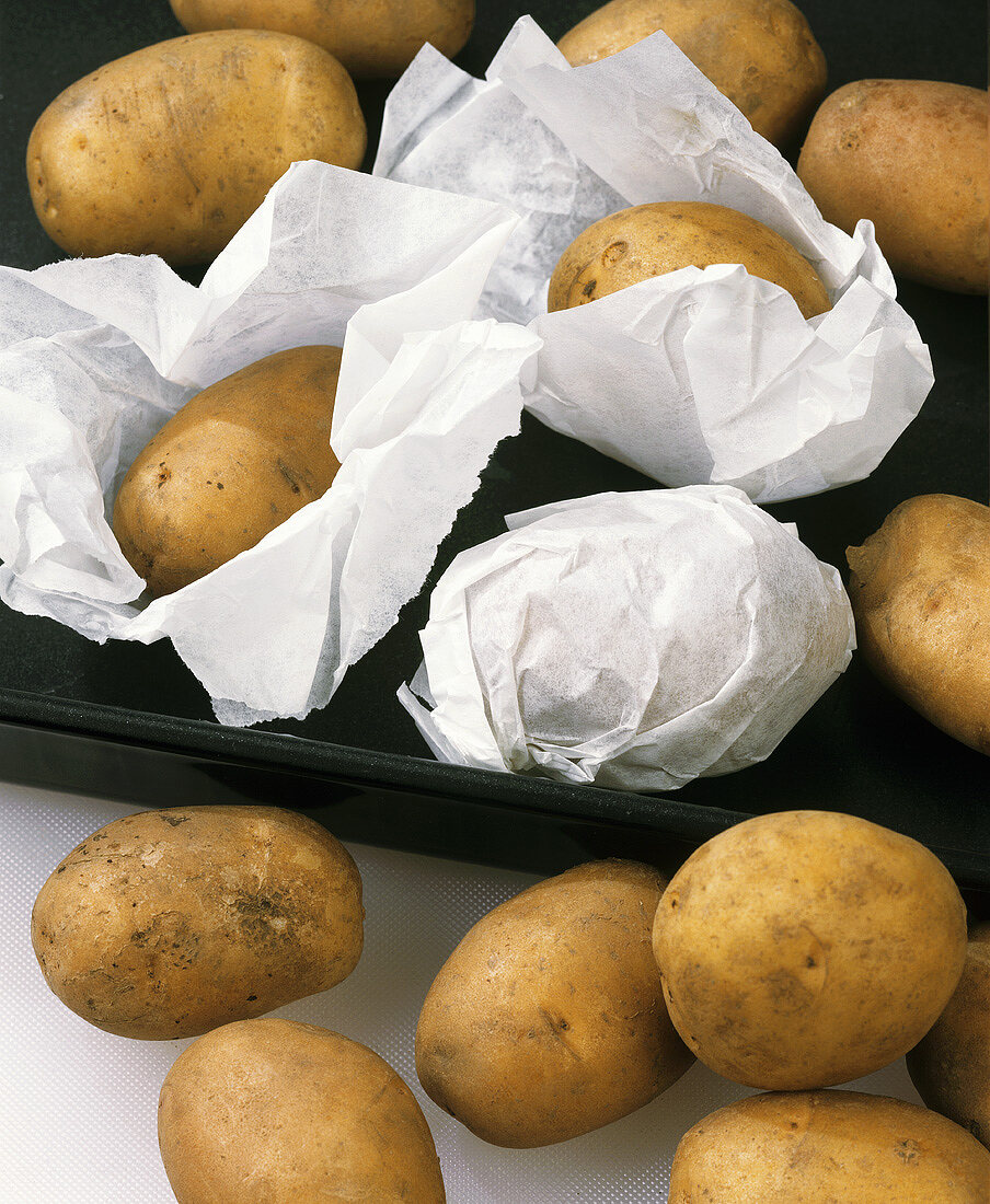 Frühkartoffeln im Backpapier