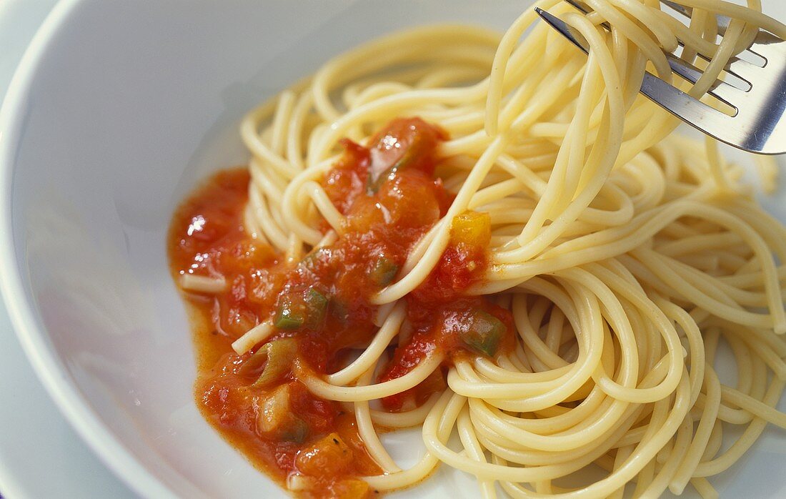 Spaghetti mit Paprikasauce
