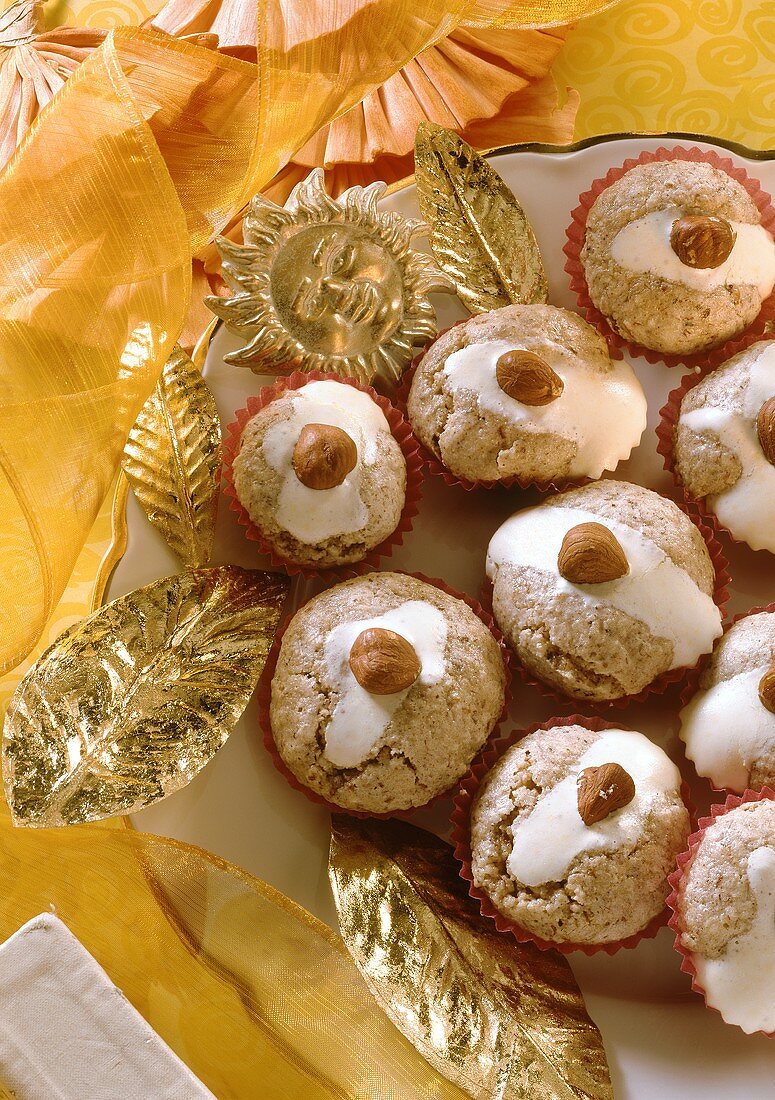 Haselnussbällchen auf Teller