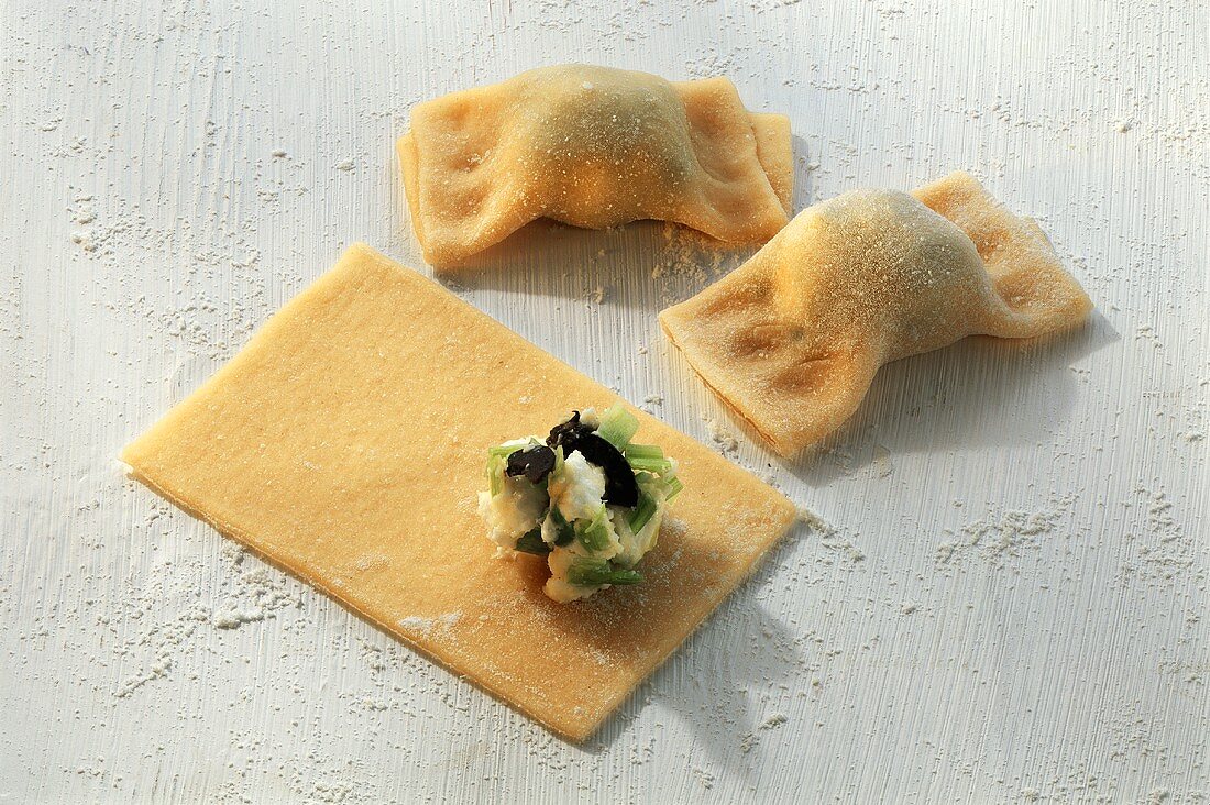 Pasta parcels with leek and goat's cheese filling