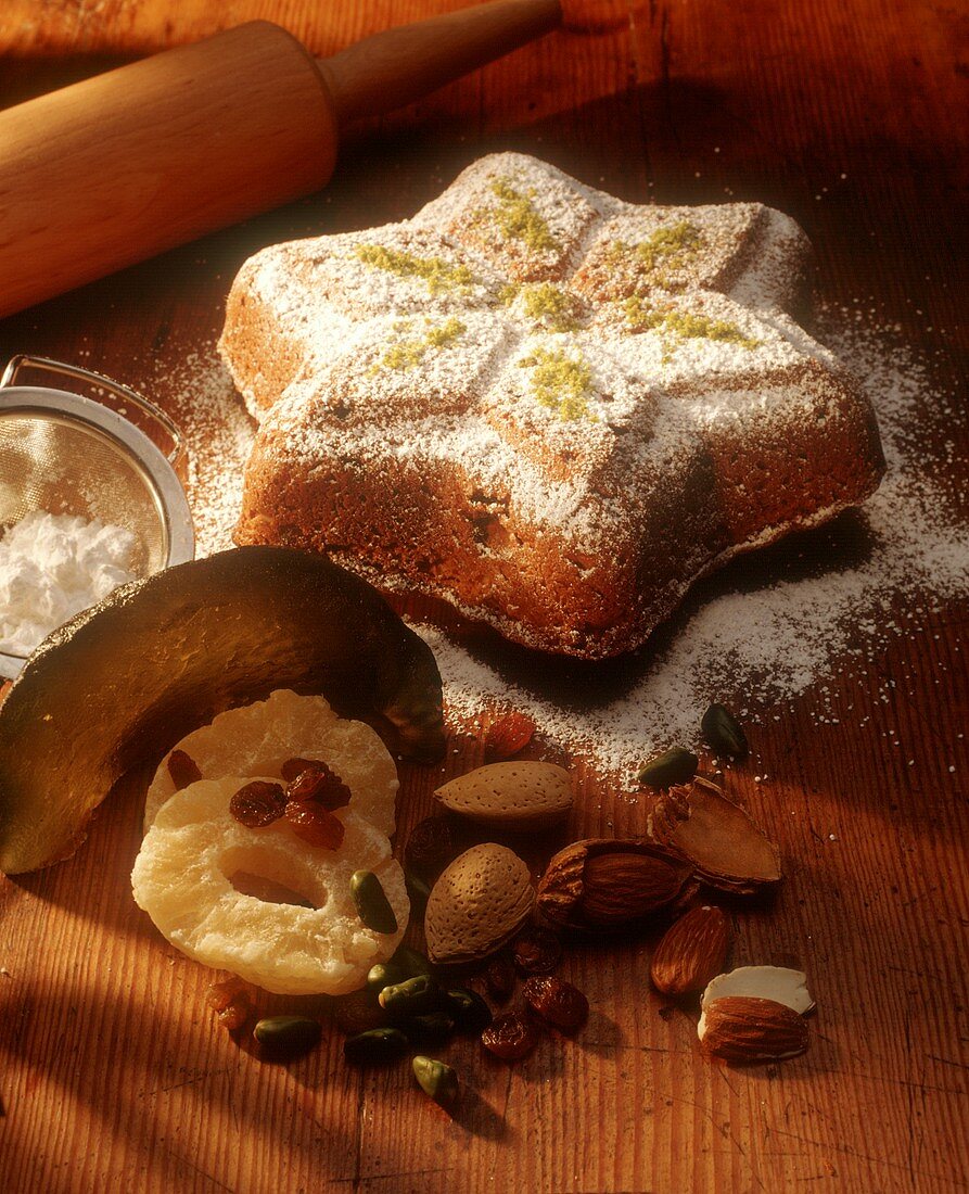 Quarkstollen in Form eines Sternes