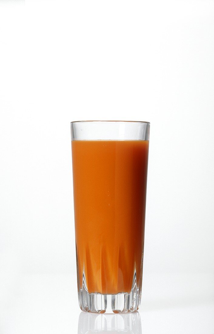 Ein Glas Karottensaft