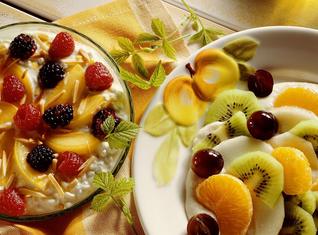 Cream cheese with fruit and fruit salad with cashew mousse