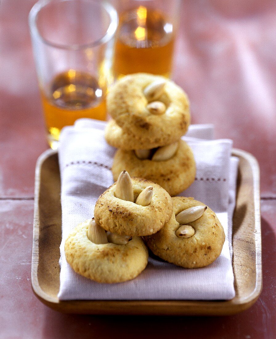 Almond biscuits with amaretto
