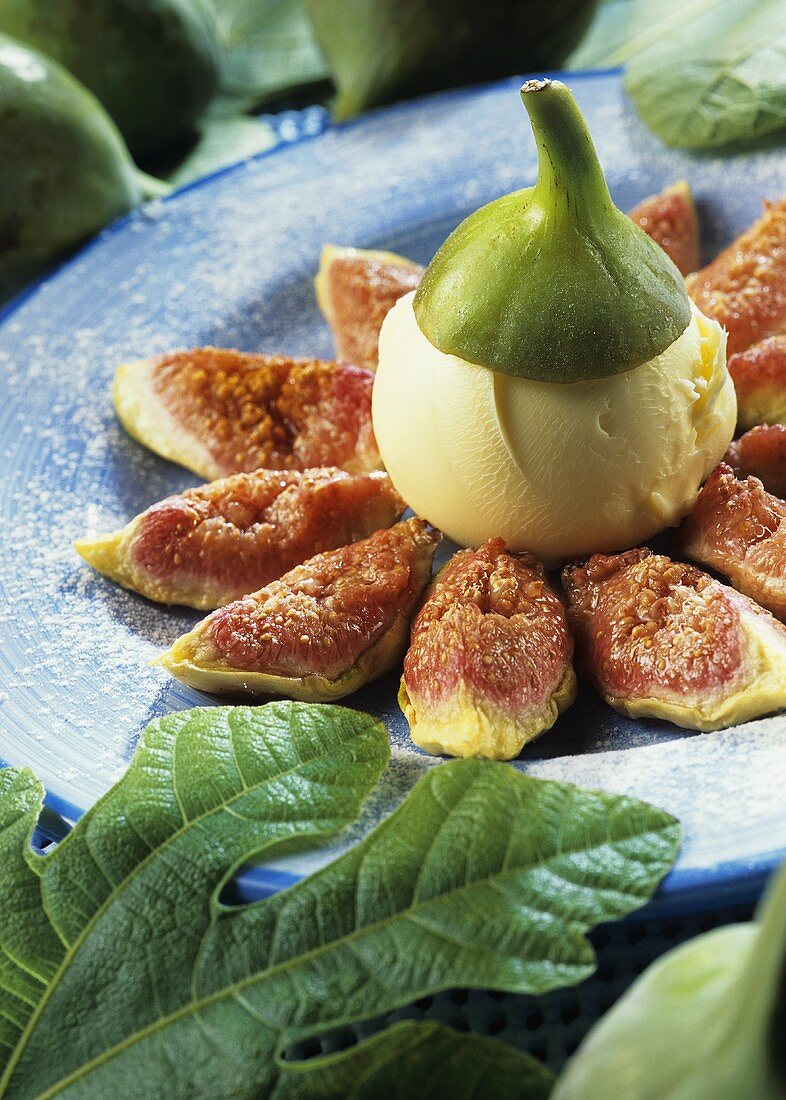 Fresh figs with vanilla ice cream