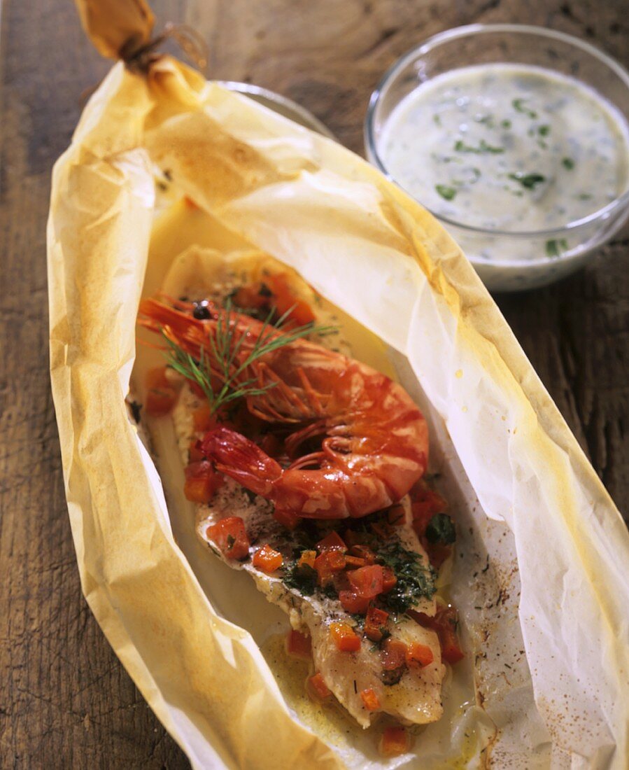 Whiting fillet with shrimp in paper; yoghurt sauce