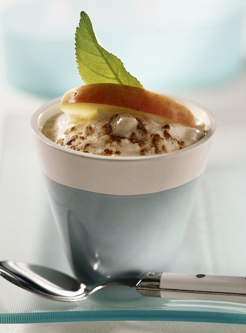 Grated apple with yoghurt cream for children