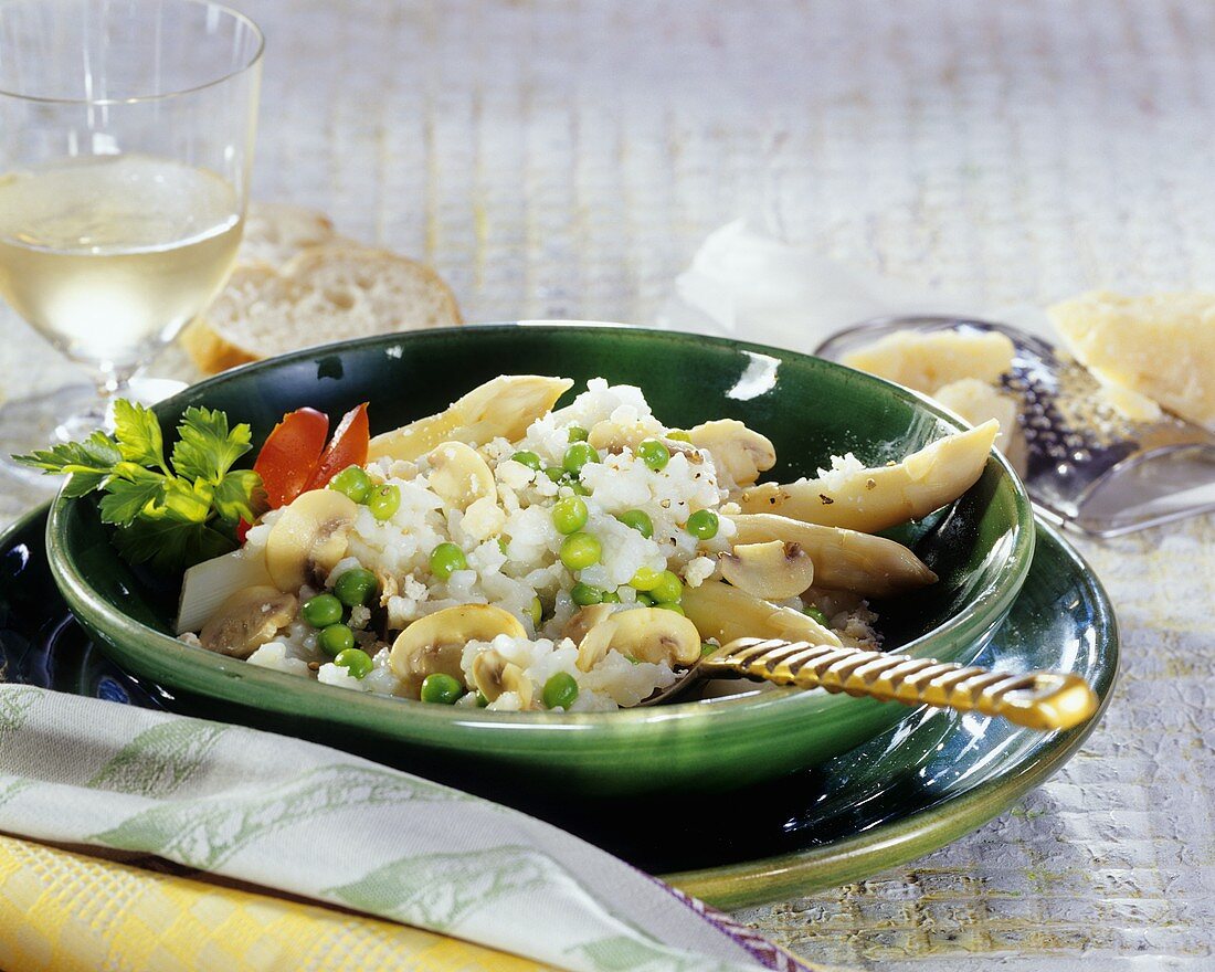 Risotto mit Spargel, Erbsen und Champignons