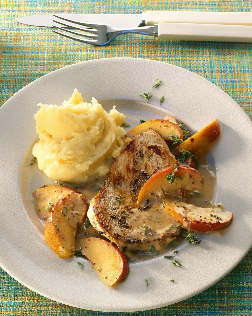 Turkey steak with apple and thyme sauce