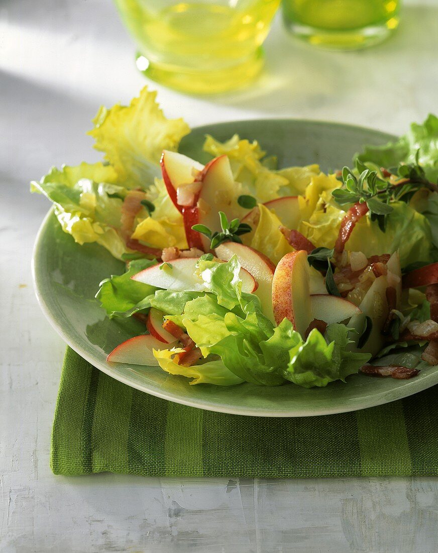 Endiviensalat mit Äpfeln