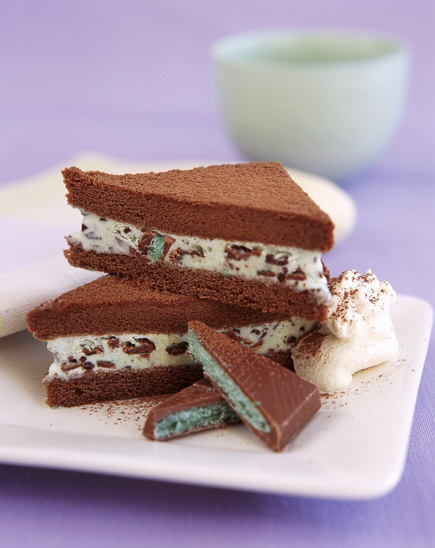 Chocolate triangles with mint & cream filling, mint chocolate