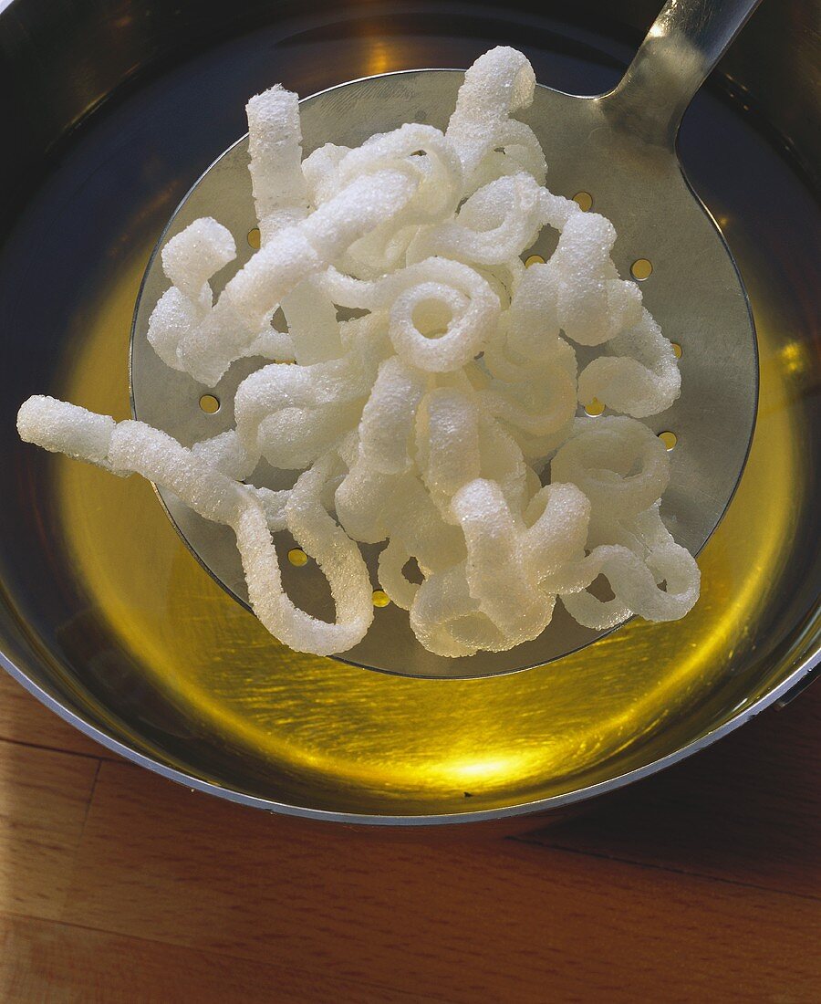 Deep-fried rice noodles