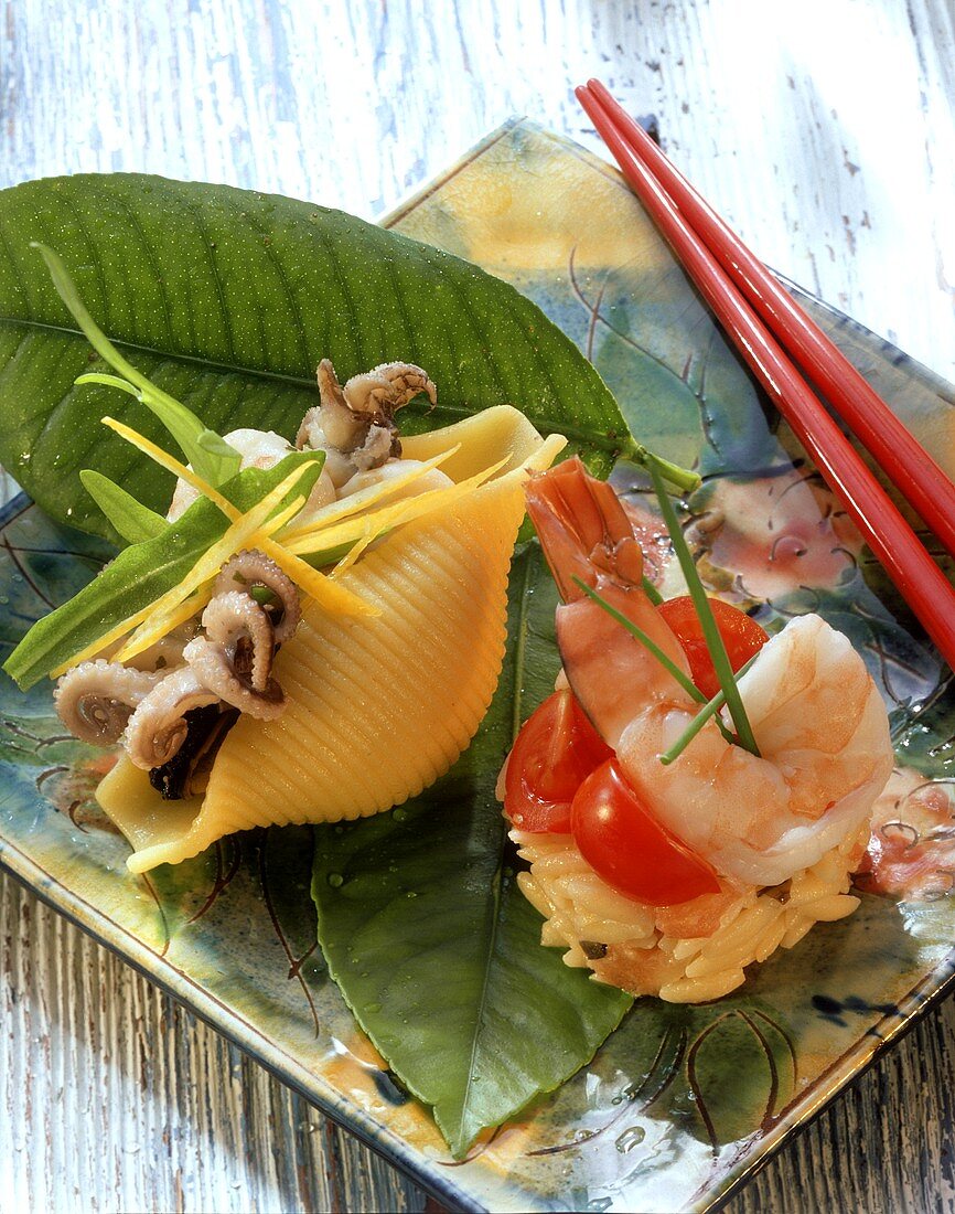 Italien-Sushi: Nudel mit Tintenfisch und Risoni mit Scampi