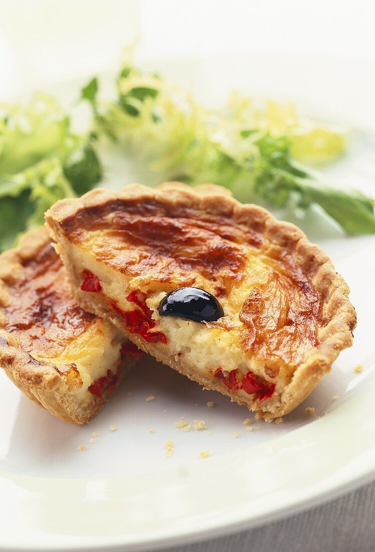 Chili quiche with black olive