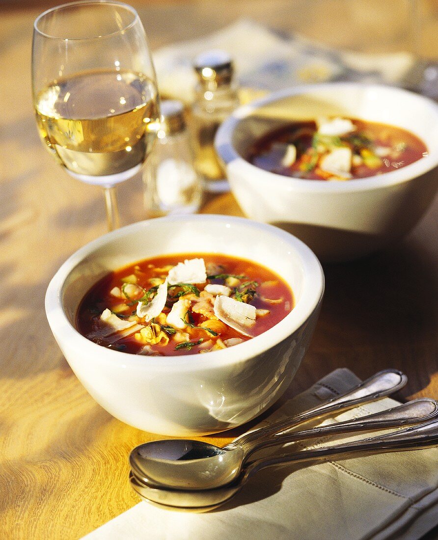 Meeresfrüchtesuppe mit Parmesan