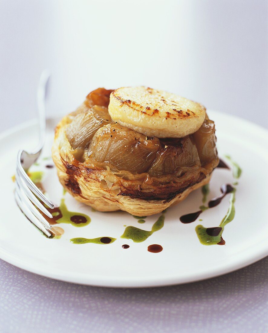 Onion tart with goat's cheese