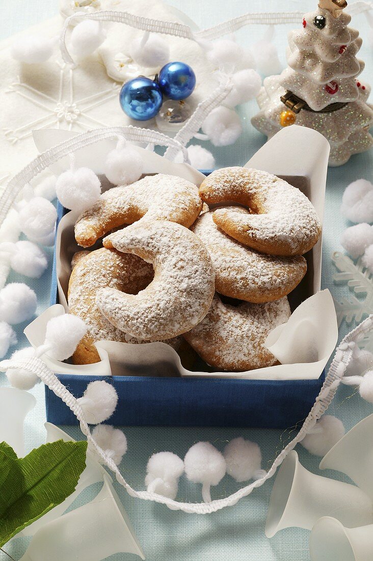 Vanilla crescents in blue box