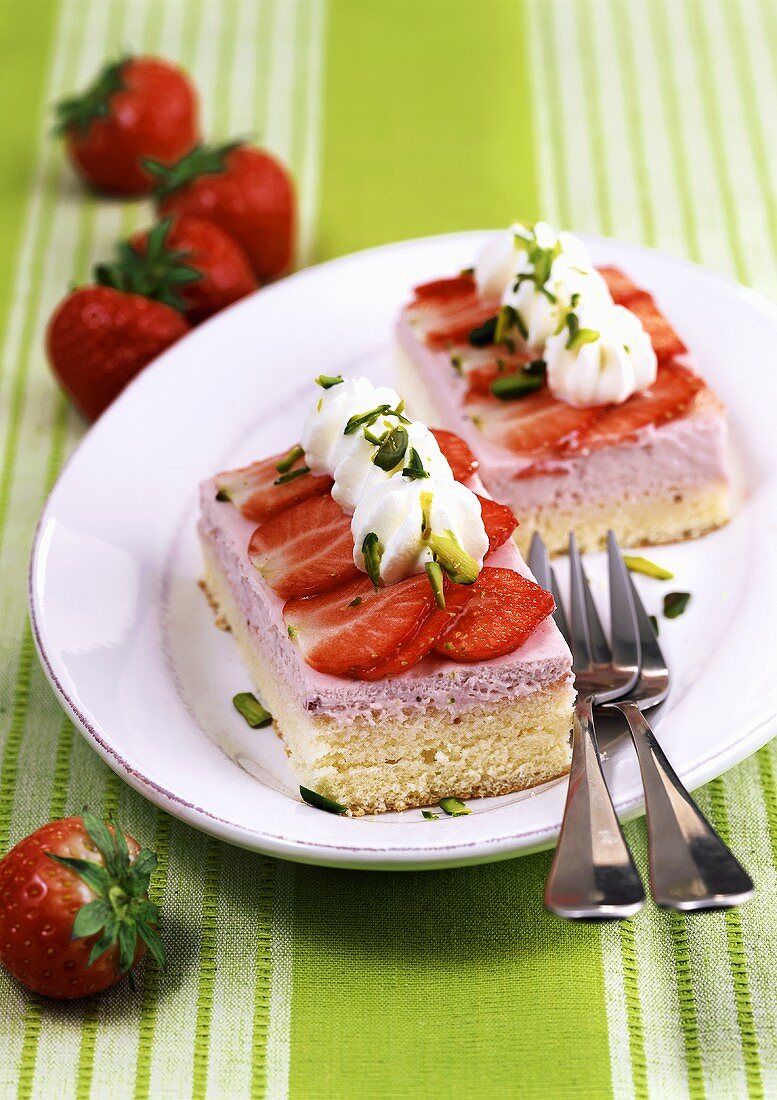 Strawberry cream slices with cream and pistachios