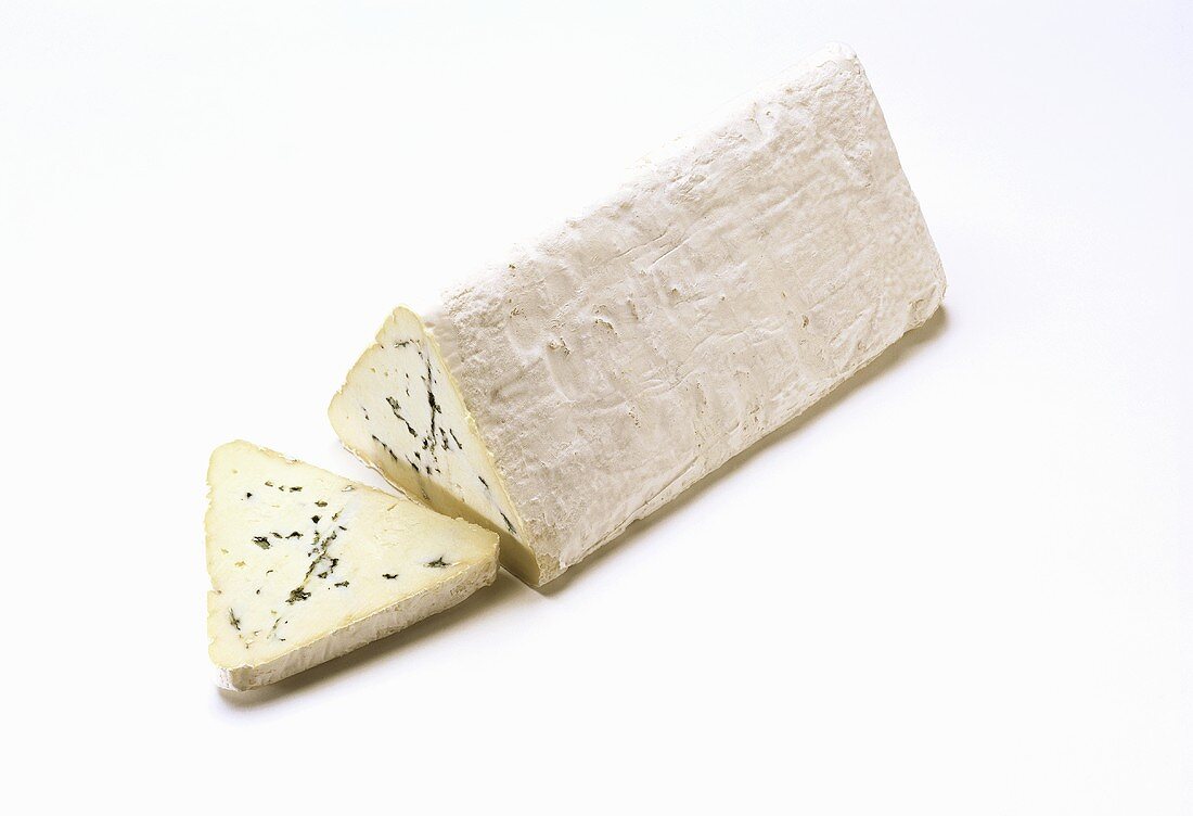 Bleuet (goat's milk blue cheese)