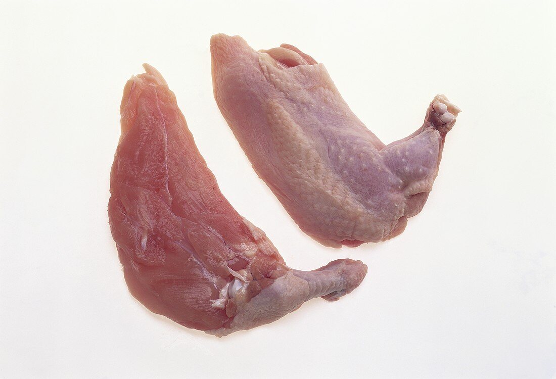 Poulard breast with wing bones 