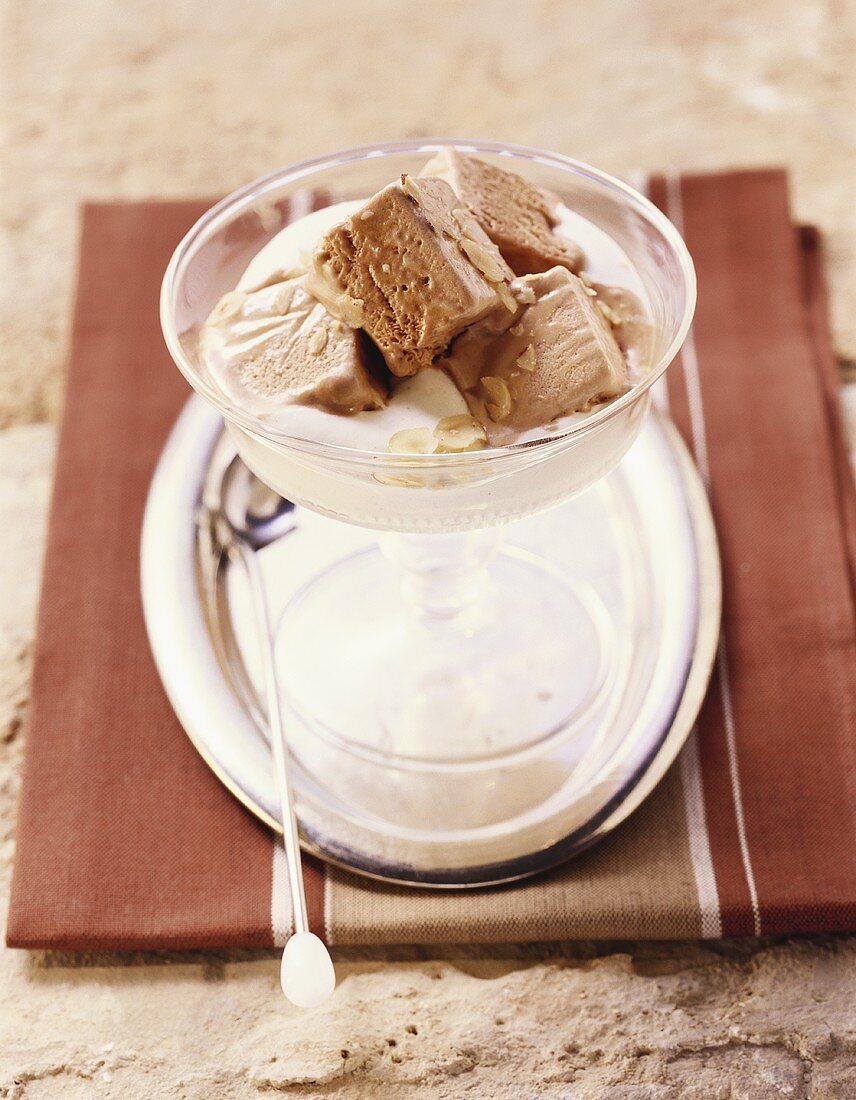 Gianduiotto (Gianduja ice cream on bed of cream, Italy)