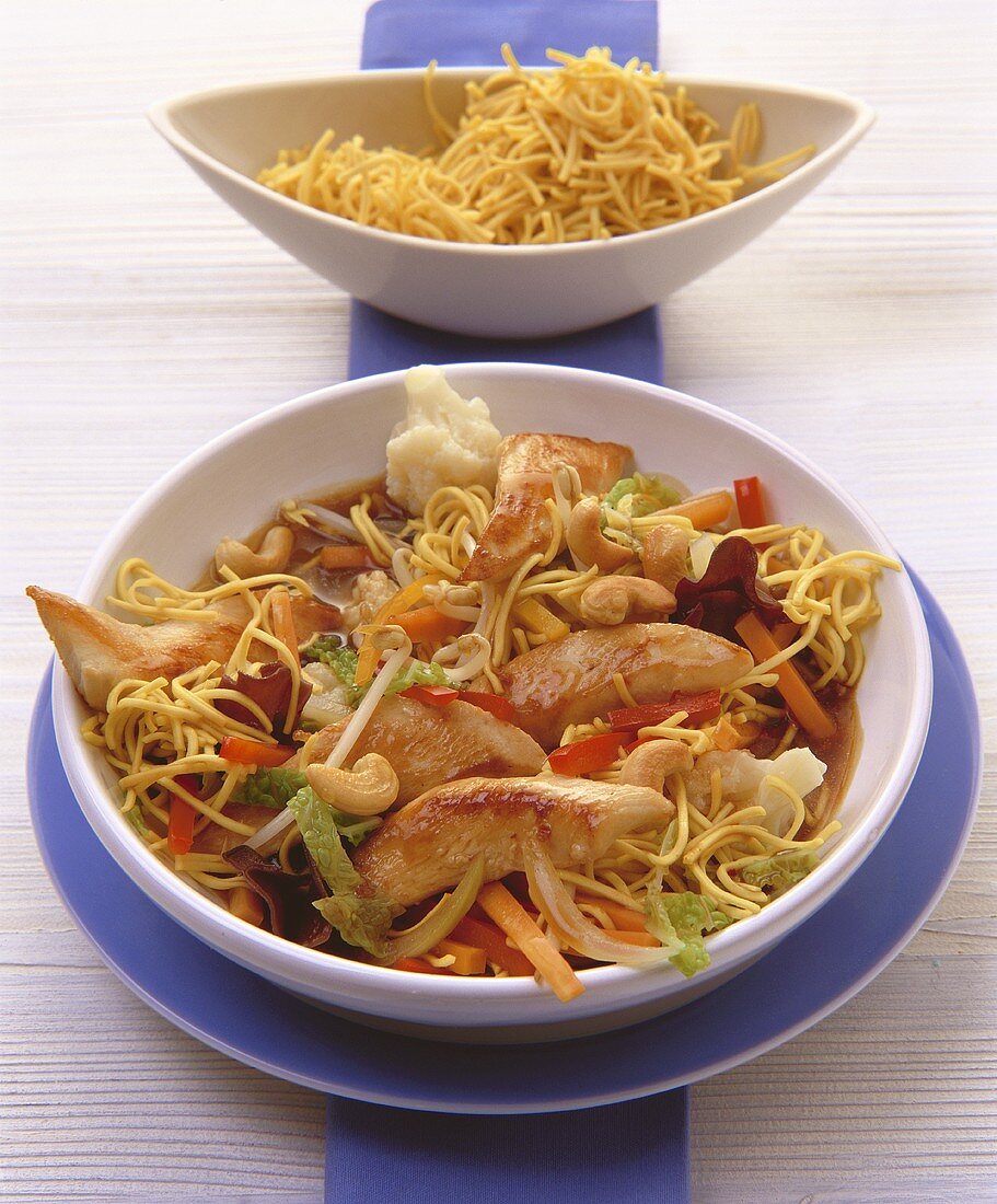 Egg noodles with turkey and Asian vegetables