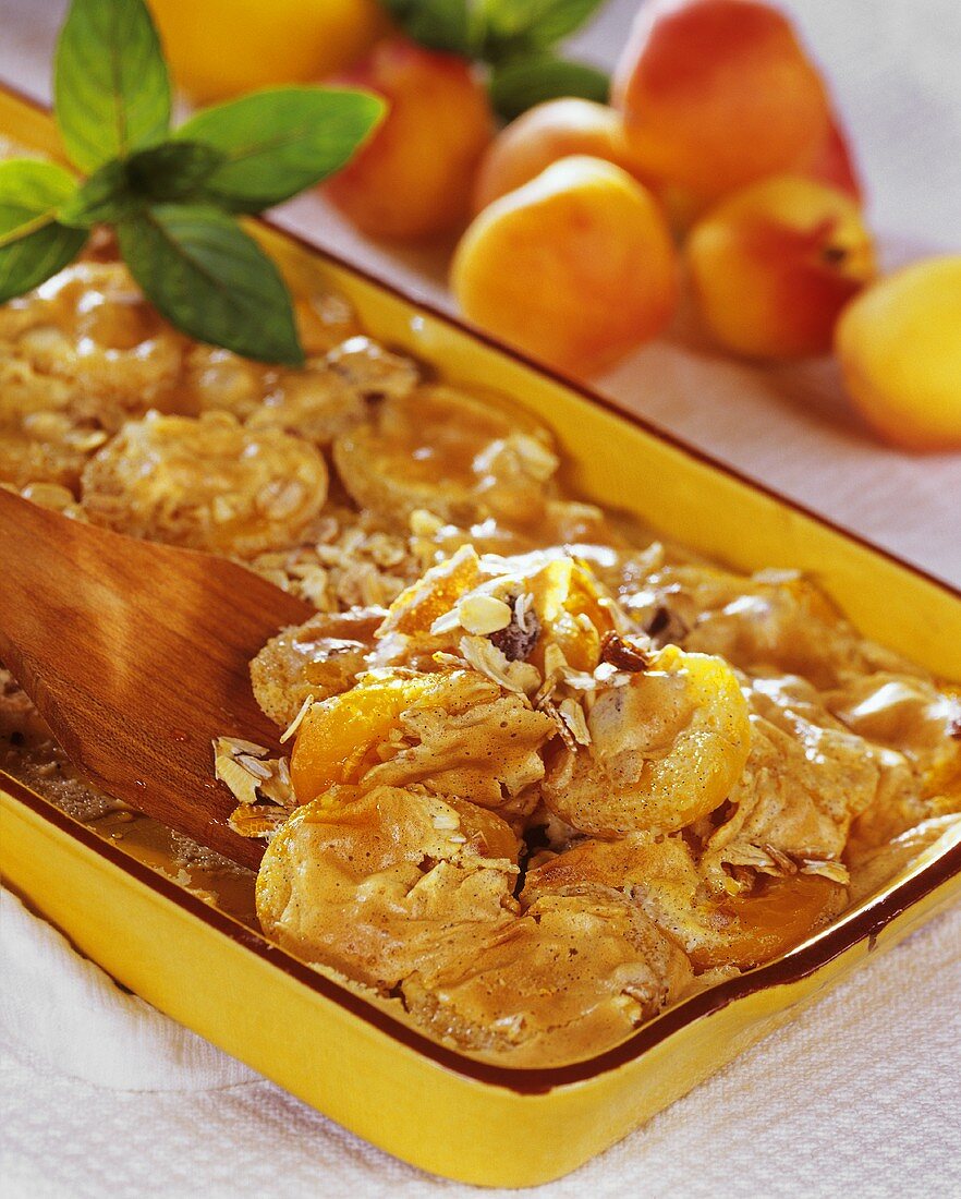 Apricot gratin with rolled oats