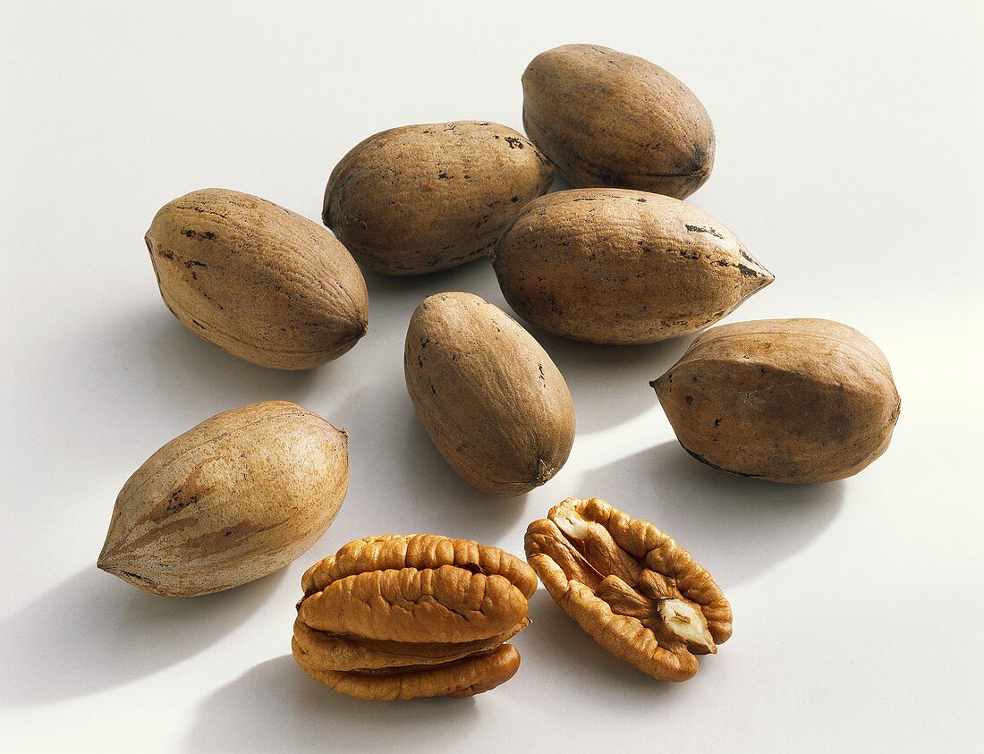 Pecans, shelled and unshelled
