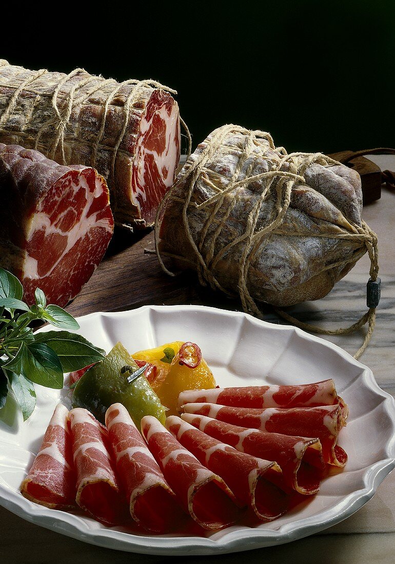 Coppa (Luftgetrocknete Wurst aus gepökeltem Fleisch, Italien)