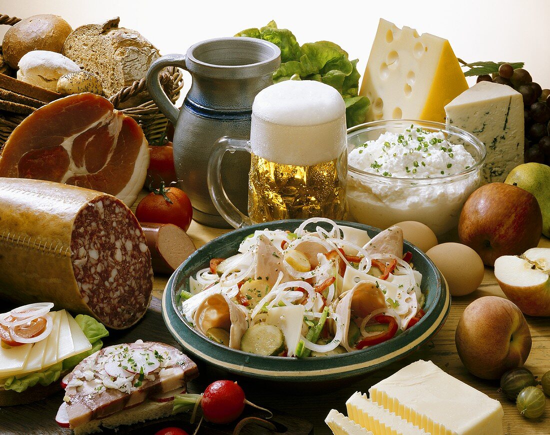 Bavarian 'Brotzeit' (hearty snack) with sausage salad & beer 