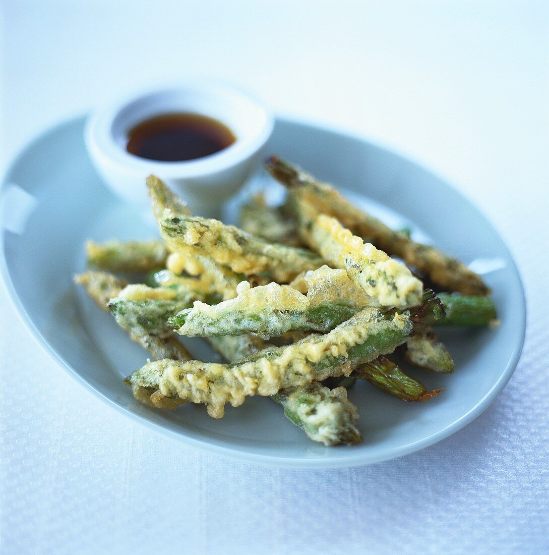Deep-fried green asparagus with soy sauce