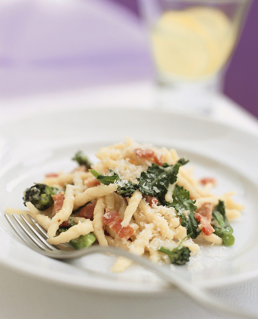 Pasta (trofie) with pancetta and broccoli