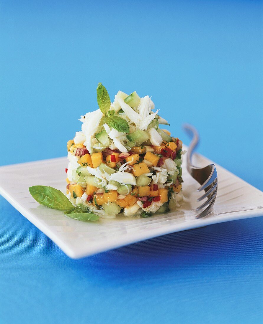 Mango-Gurken-Salat mit Krebsfleisch