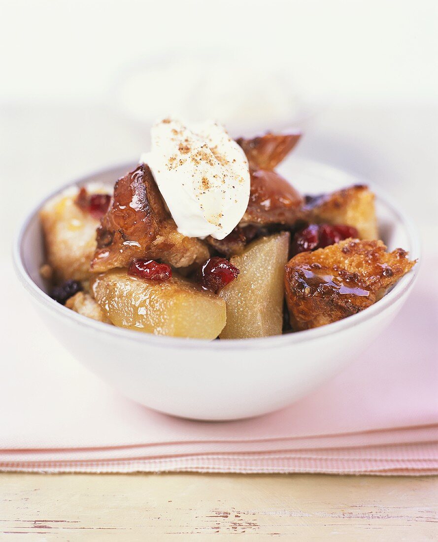 French toast with pears and cream