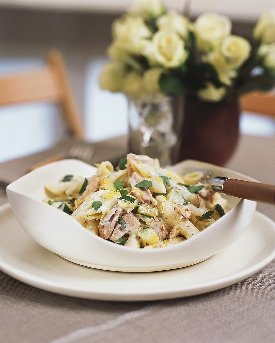 Penne mit Schinken und Zucchini