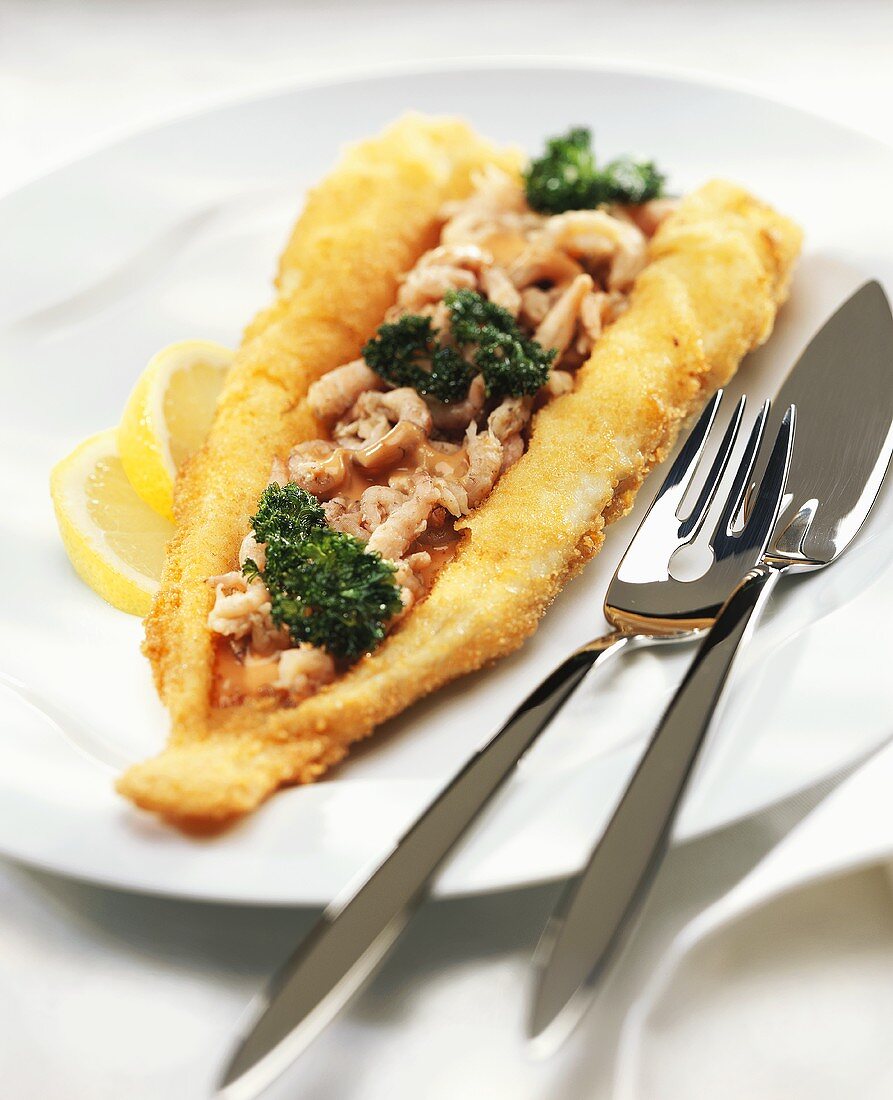 Breaded sole with shrimps and parsley