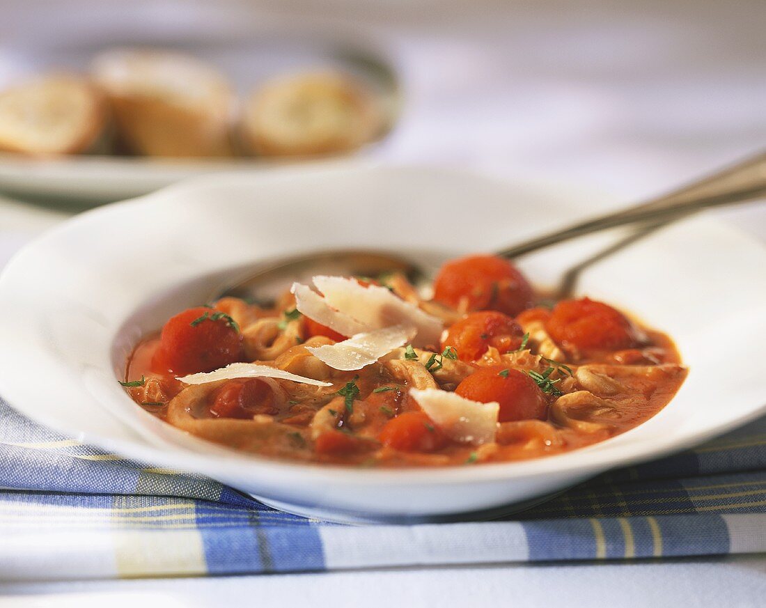 Kutteln mit Tomaten und Parmesan