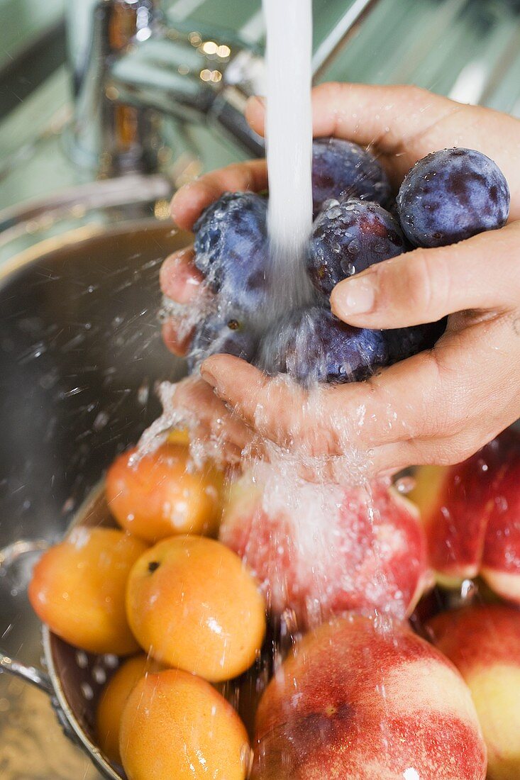 Washing plums